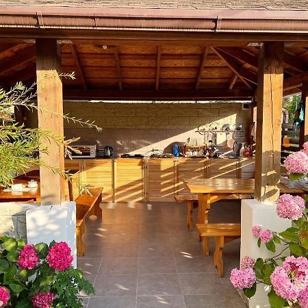Hotel Golden Gagra Exterior foto
